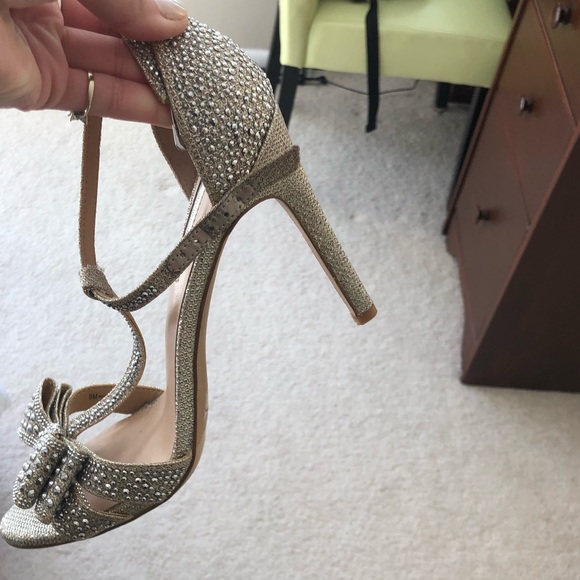 sandals - Picture 2 of 3